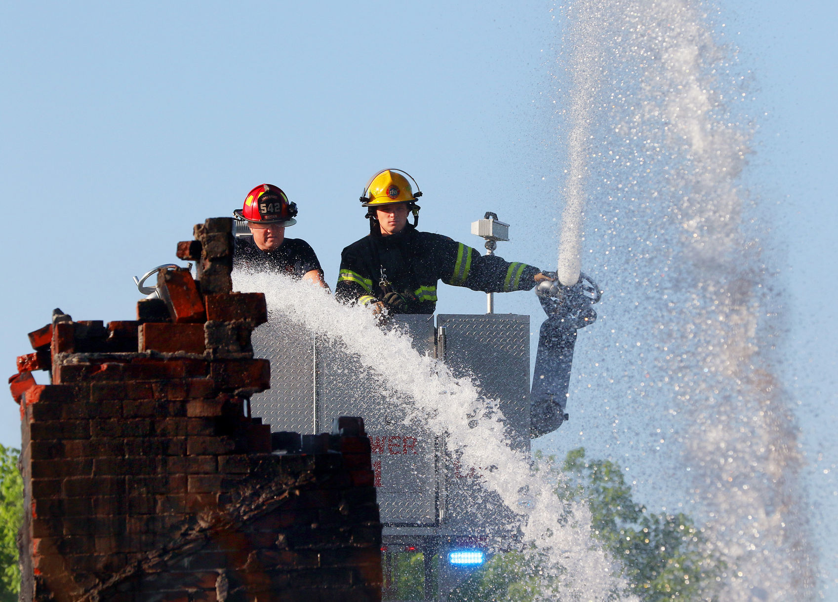 051118-qct-house-fire-005